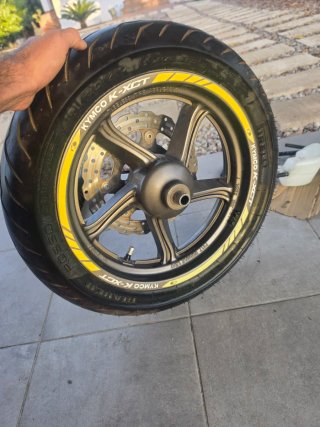 Ruedas kymco kxct con neumaticos como nuevos pirel
