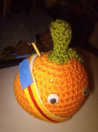 Muñeco Amigurumi Naranja Tejido a Crochet.