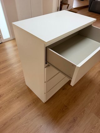 Cómoda Blanca de 4 Cajones