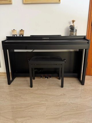 Piano Digital Yamaha Negro