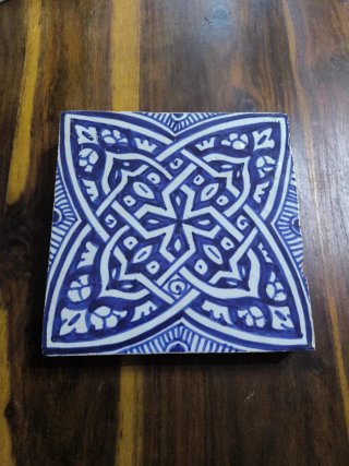 Azulejo decorativo hecho a mano