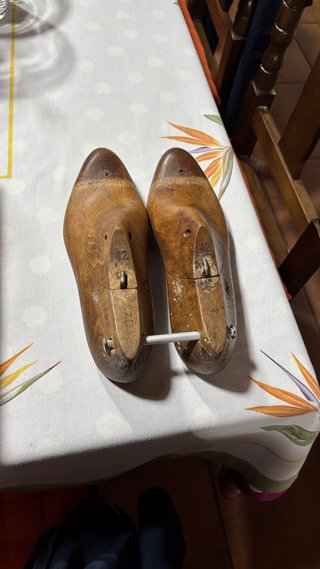 8 Pares de Hormas de Zapatero Antiguas