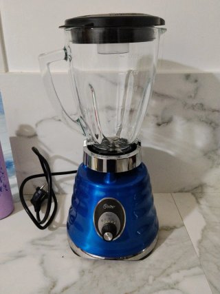 Batidora Oster Clásica Azul