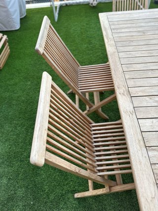 Conjunto de Mesa y 6 Sillas de Madera