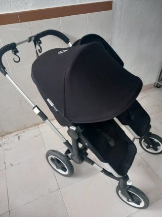 Carro Gemelar Negro