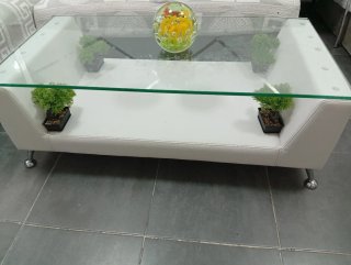Mesa de Centro Blanca con Sobre de Cristal