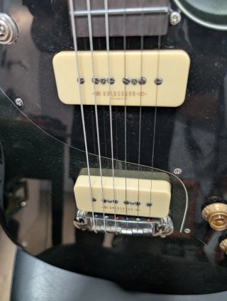 Guitarra Eléctrica Baum Carve