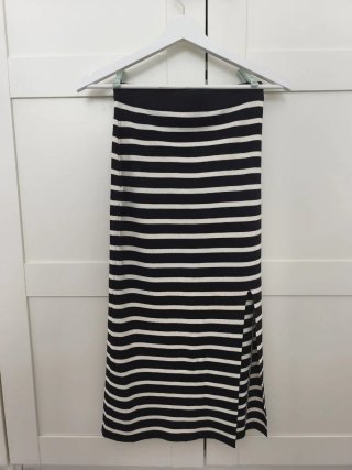 Falda midi de rayas