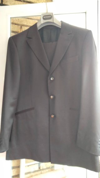 Traje de novio negro