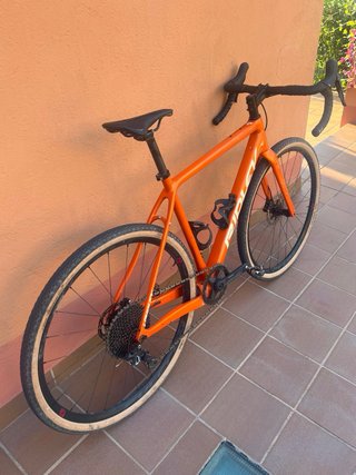 Bicicleta Gravel Ridley Kanzo Adventure Naranja