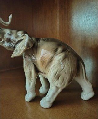 Elefante Porcelana Vintage Royal Dux (Años 60)
