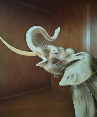 Elefante Porcelana Vintage Royal Dux (Años 60)