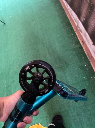 Scooter Completo Blunt COLT Manguitos etich nuevos