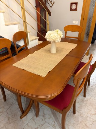 Mesa de Madera con 6 Sillas