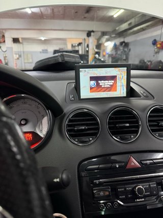 Reparación pantalla en negro Peugeot Software
