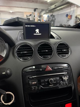 Reparación pantalla en negro Peugeot Software