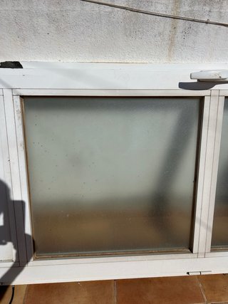 Puerta de aluminio con cristal