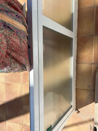 Puerta de aluminio con cristal