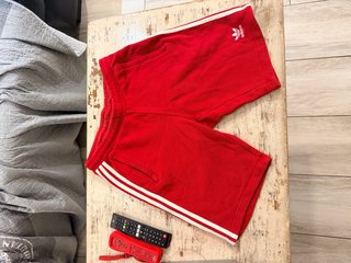 Pantalón corto Adidas Originals rojo