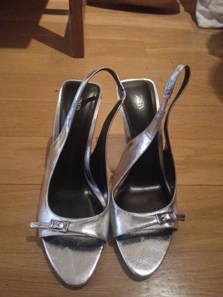 Zapatos de tacón plateados ZARA