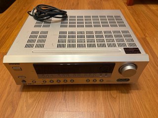Amplificador Onkyo TX-SR503 y Home Cinema JBL