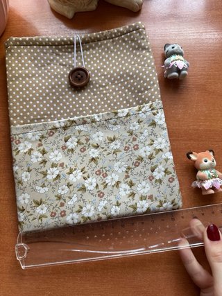 Funda Kindle Ebook Floral y Lunares