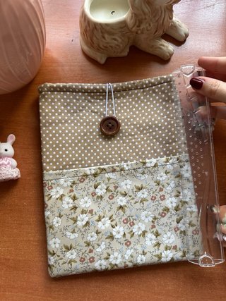 Funda Kindle Ebook Floral y Lunares