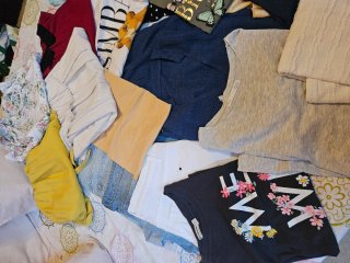 Lote de ropa variada