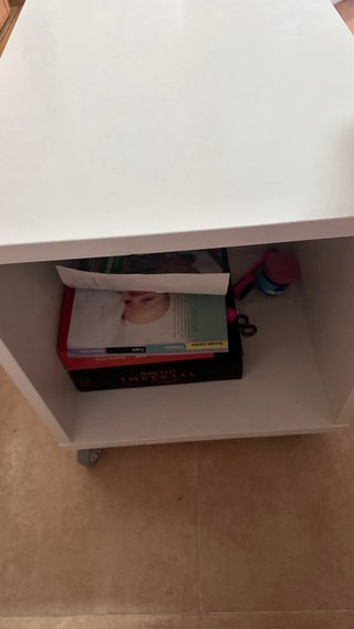 Mesa auxiliar o para TV IKEA blanca