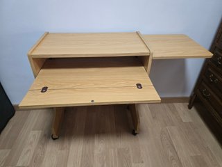 Escritorio extensible madera cajón y ruedas