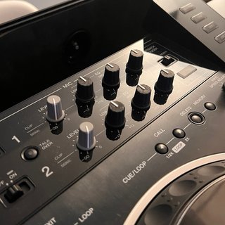 Pioneer XDJ-XZ DJ con extras