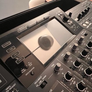 Pioneer XDJ-XZ DJ con extras