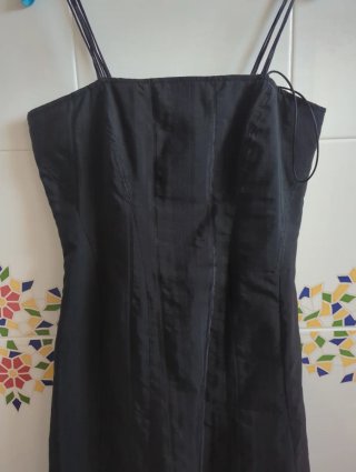 Vestido negro fiesta midi tirantes
