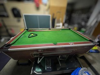 Mesa de Billar con Tacos y Accesorios