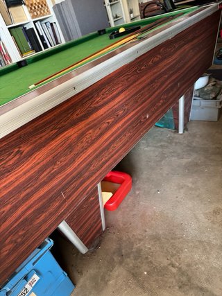 Mesa de Billar con Tacos y Accesorios