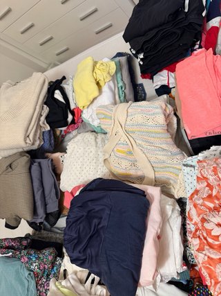 Lote de ropa variada de mujer en muy buen estado