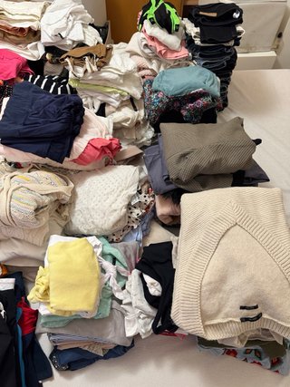 Lote de ropa variada de mujer en muy buen estado