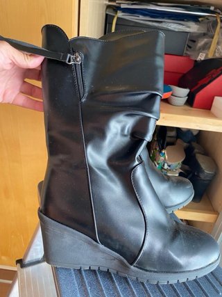 Botines Marrones con Tacón Botas altas negras