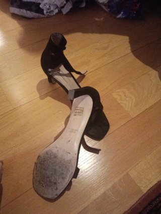 Zapatos de tacón negros para mujer