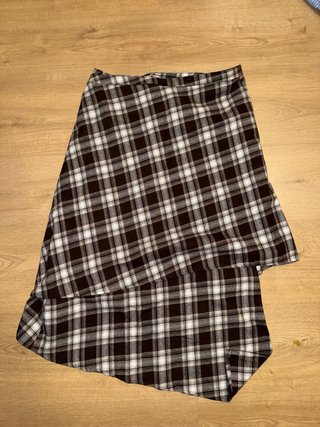Falda de cuadros marrón y blanca