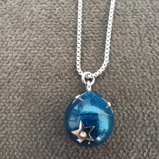 Collar Agatha con Esfera Azul y Estrellas