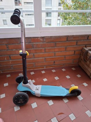 Patinete Decathlon de tres ruedas