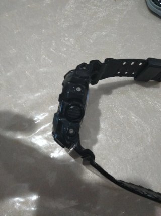 Reloj Casio G-Shock Negro y Dorado