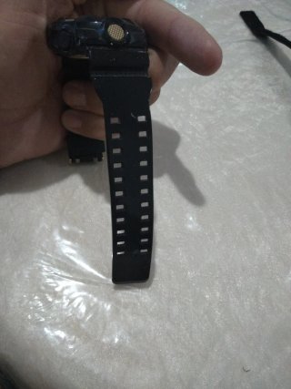 Reloj Casio G-Shock Negro y Dorado