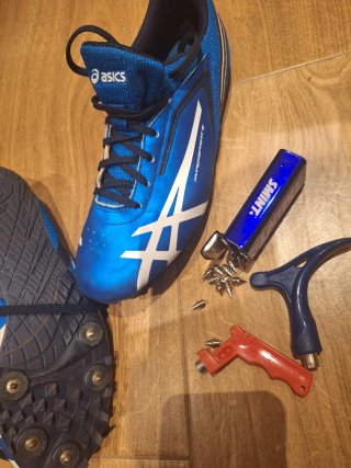 Zapatillas de Atletismo ASICS Talla 41.5
