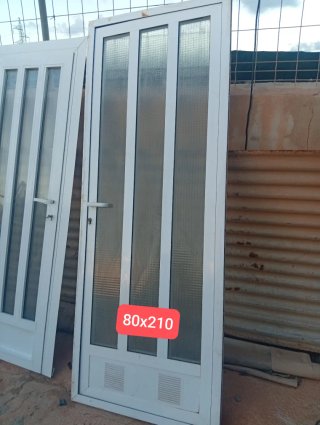 Puerta aluminio 80x210