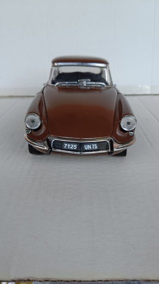 1/18 MODELLO CITROEN DC MARRONE NO BURAGO