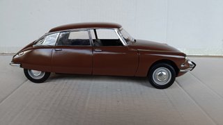 1/18 MODELLO CITROEN DC MARRONE NO BURAGO