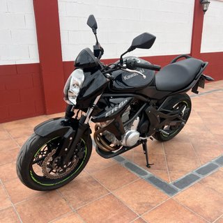 Kawasaki ER6N Negra