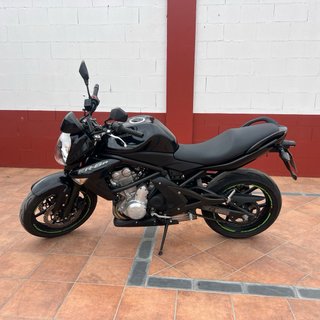 Kawasaki ER6N Negra